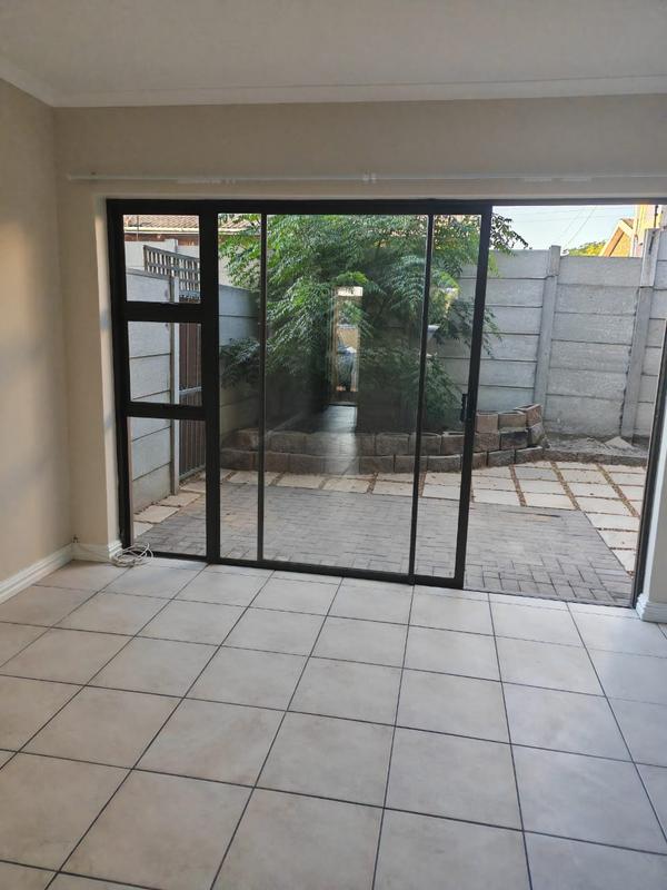 To Let 2 Bedroom Property for Rent in Table View Western Cape